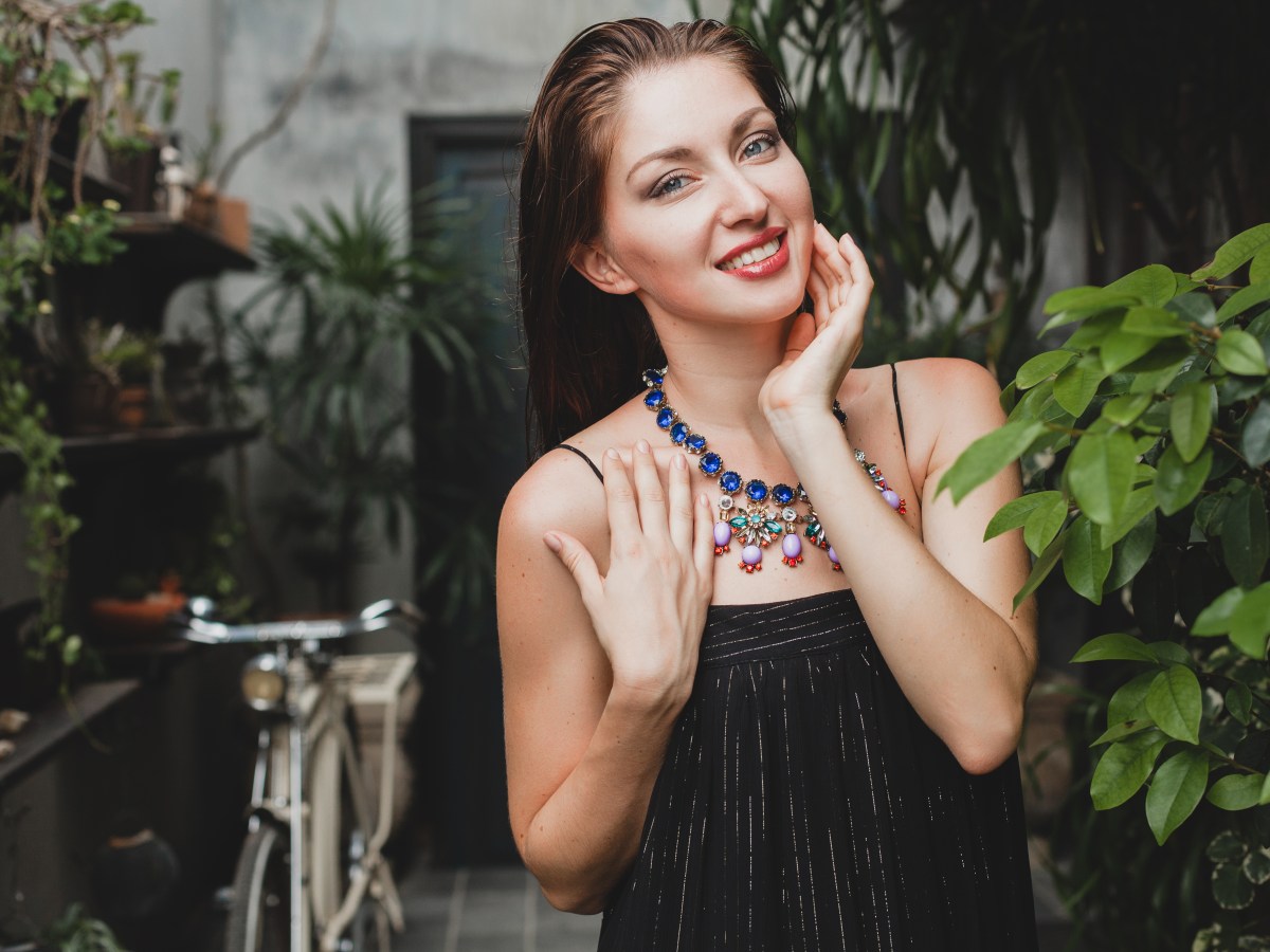 Keep Memories Close: The Keepsake Birthstone & Gemstones&nbsp;Lockets